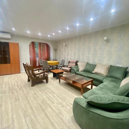 Spacious Dinamo Apartment 트빌리시 외부 사진