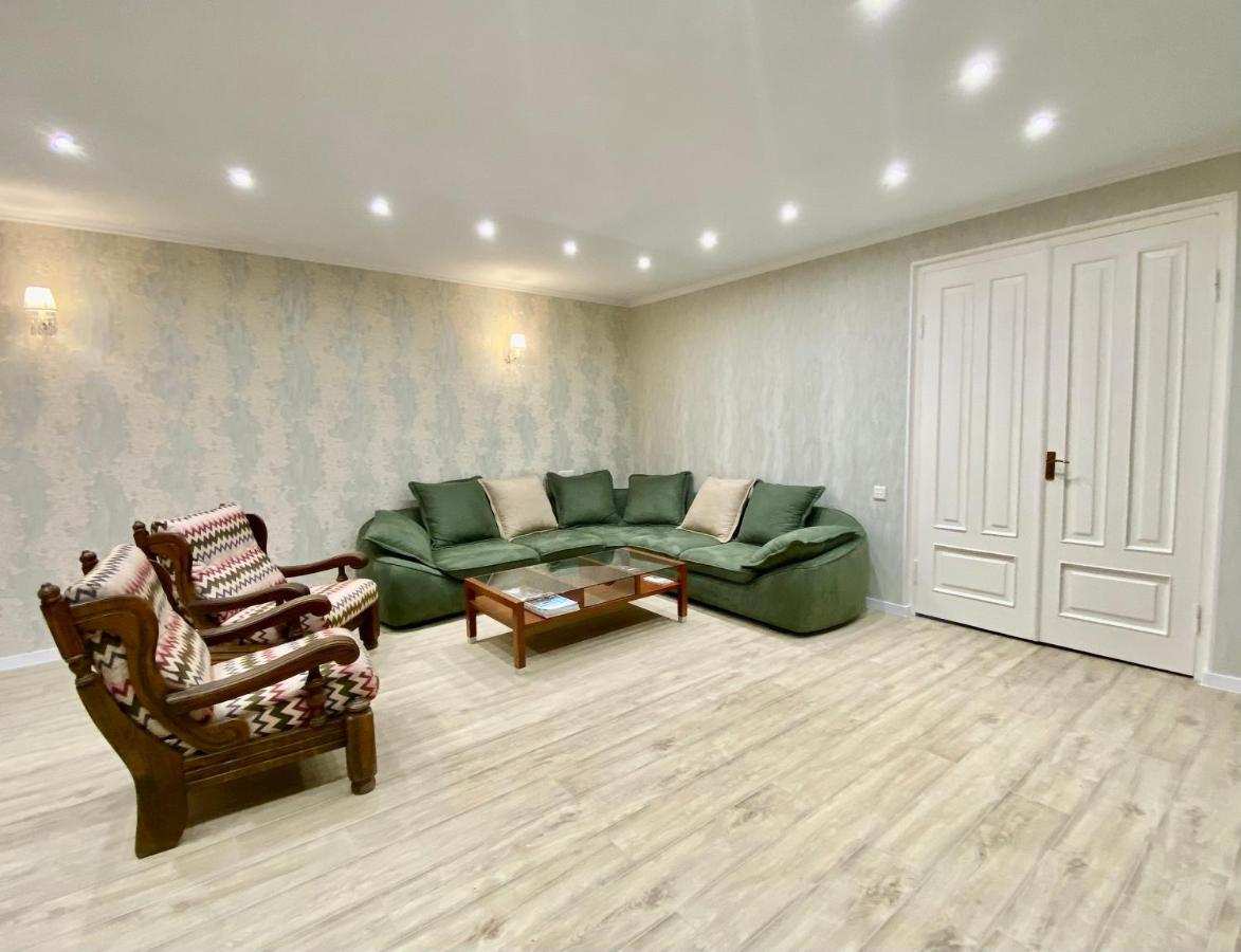 Spacious Dinamo Apartment 트빌리시 외부 사진